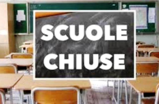 Scuole, in Sicilia in classe giovedì. Musumeci: «Più tempo a presidi e sindaci per organizzarsi»